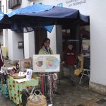Verkaufsstand auf dem Günzburger Jahrmarkt mit Infomaterial