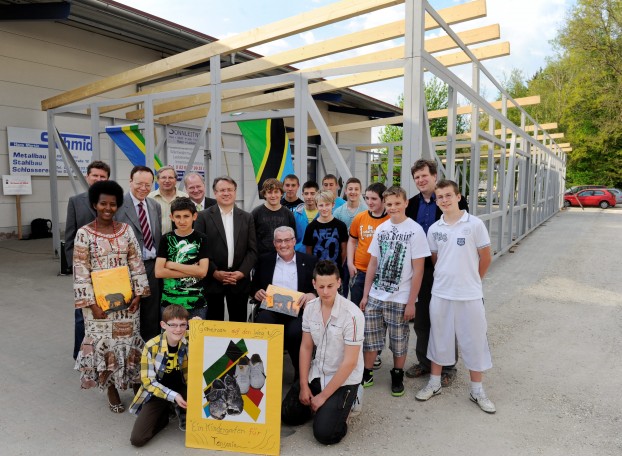 Einweihungsfeier Kindergarten Tansania