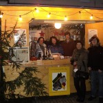Besucher vor unserer Bude
