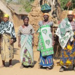 Frau Roda ngoloka, Frau .Ngela, Frau Ponela und Frau Flora Mgadu. Die beiden letzteren sind Witwen.