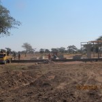 Aufbau: Das Fundament ist fertig und die nächsten Module werden errichtet.