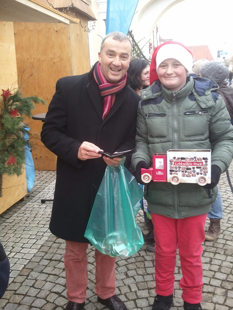 Marius verkauft Oberbürgermeister Jauernig Lose