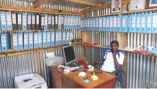 Joseph Njoroge im Büro 